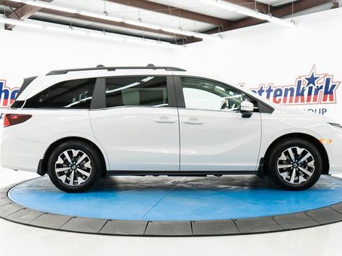 New 2026 Honda Odyssey EX-L image 13