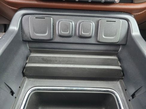 Used 2015 Chevrolet Silverado 2500 High Country image 24