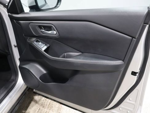 Used 2024 Nissan Rogue SV image 26