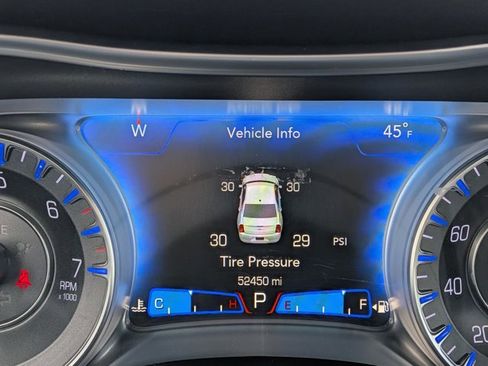 Used 2019 Chrysler 300 Touring AWD/4WD image 10