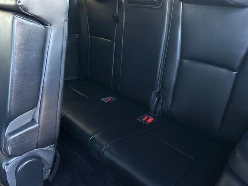 Used 2022 Toyota Highlander XLE FWD image 15