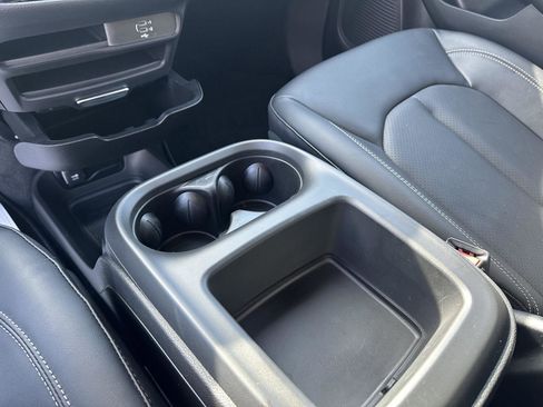 Used 2026 Chrysler Voyager LX image 33