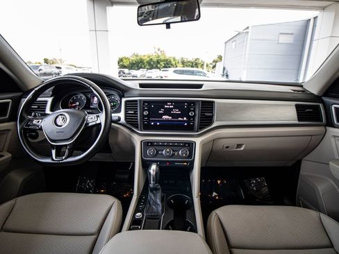 Used 2019 Volkswagen Atlas SE w/ Towing Package image 32