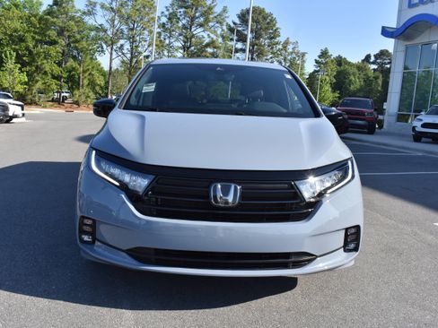Certified 2024 Honda Odyssey Sport image 4