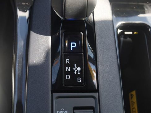 Used 2025 Toyota Prius XLE AWD/4WD image 27