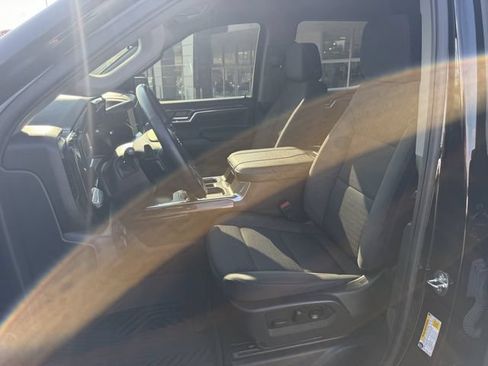 Used 2024 Chevrolet Silverado 1500 LT Trail Boss w/ Protection Package AWD/4WD image 18