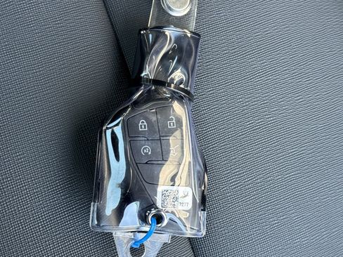 Used 2025 Buick Enclave Preferred w/ Power Package image 37