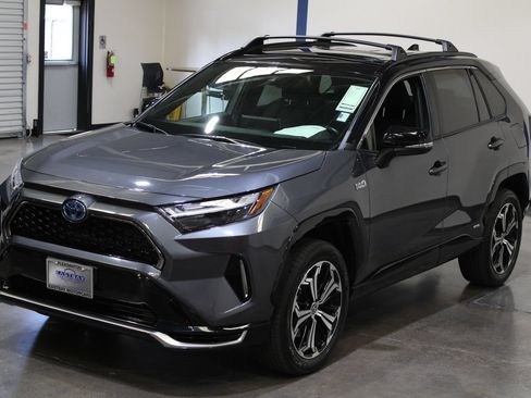 Used 2022 Toyota RAV4 XSE AWD/4WD image 8