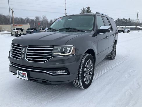 Used 2015 Lincoln Navigator 4WD image 31