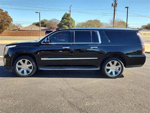 Used 2019 Cadillac Escalade ESV Premium Luxury image 2