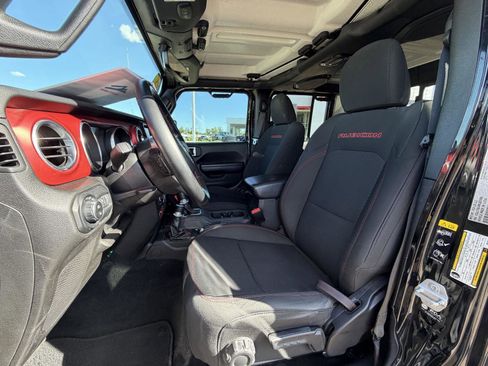 Used 2021 Jeep Gladiator Rubicon AWD/4WD image 17