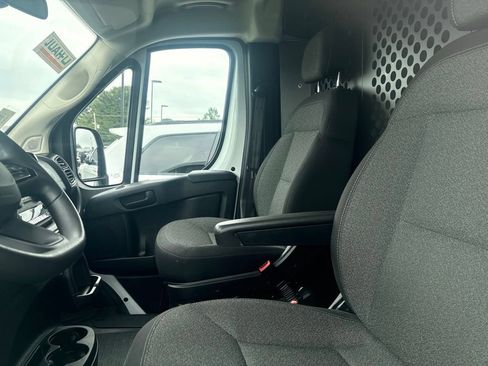 Used 2025 RAM ProMaster 2500 w/ U-Haul Equipment Group FWD image 5