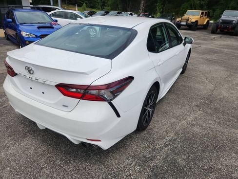 Used 2023 Toyota Camry SE FWD image 8