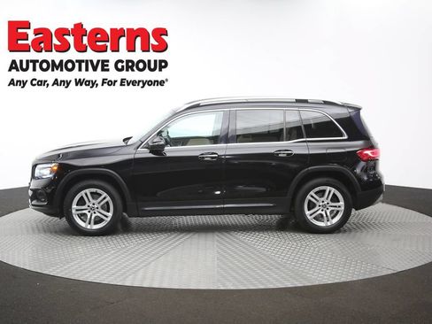 Used 2021 Mercedes-Benz GLB 250 4MATIC w/ Premium Package image 56