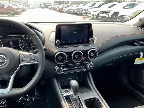 Used 2025 Nissan Sentra SR w/ Trunk Package image 13