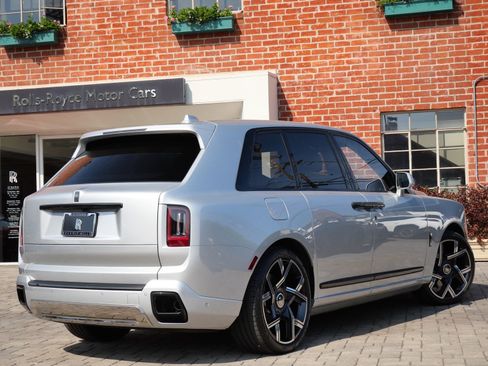 Certified 2026 Rolls-Royce Cullinan Black Badge AWD/4WD image 2