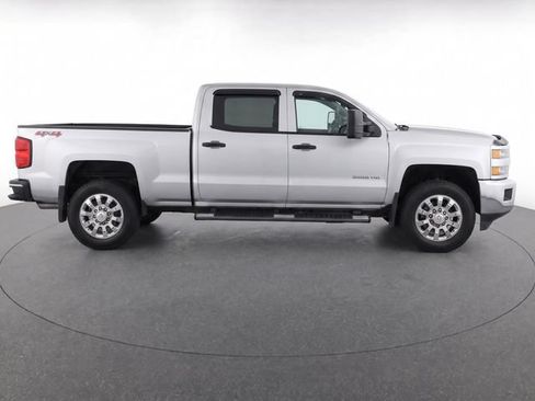 Used 2015 Chevrolet Silverado 2500 LT w/ LT Convenience Package AWD/4WD image 8
