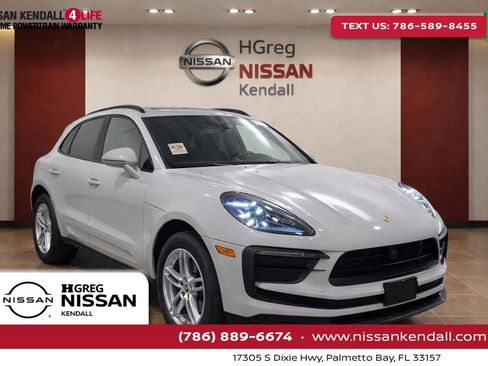 Used 2023 Porsche Macan AWD/4WD image 1