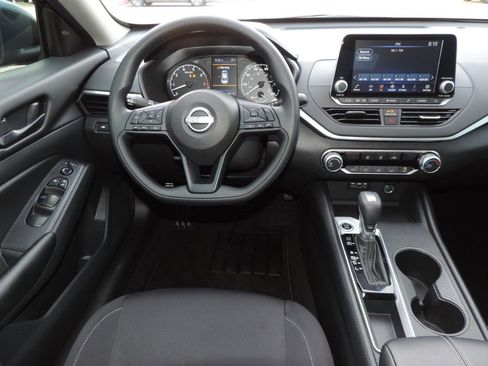 Used 2025 Nissan Altima 2.5 S image 19