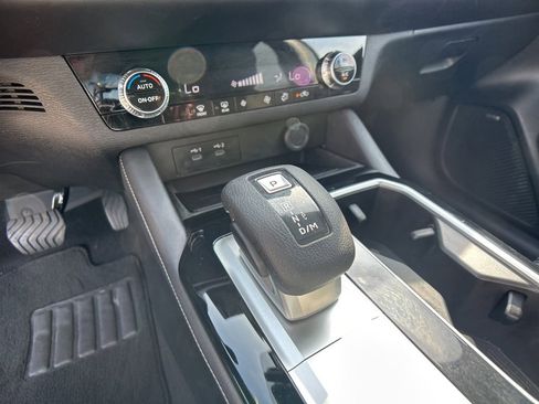 Used 2025 Mitsubishi Outlander ES image 7