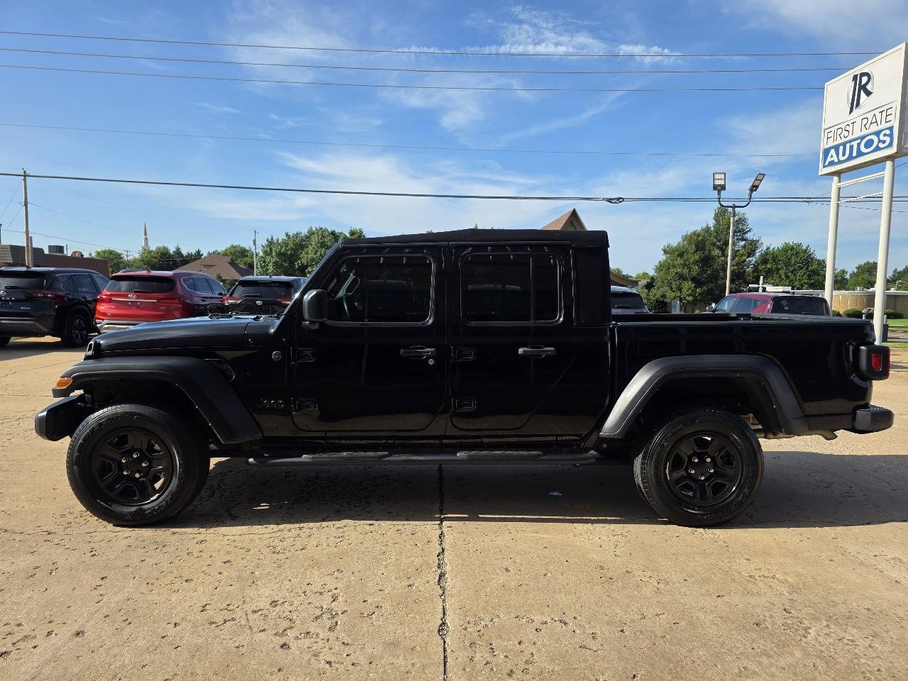 Used 2024 Jeep Gladiator Sport AWD/4WD image 4