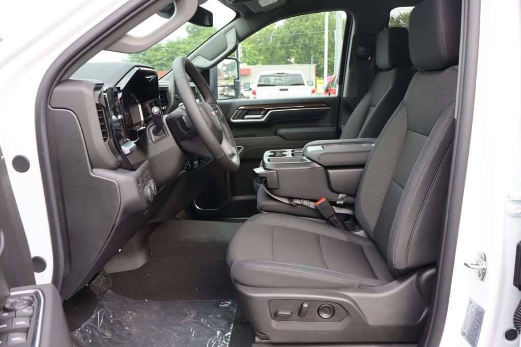 New 2026 Chevrolet Silverado 2500 LT w/ All Star Edition AWD/4WD image 5
