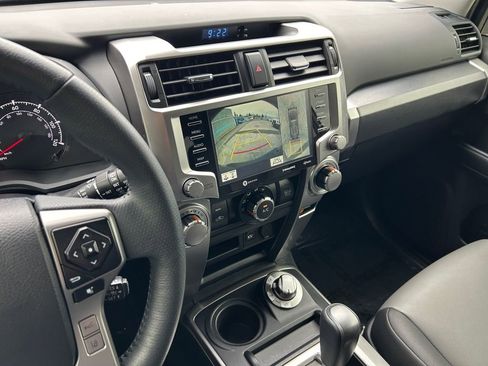 Used 2022 Toyota 4Runner SR5 Premium image 19