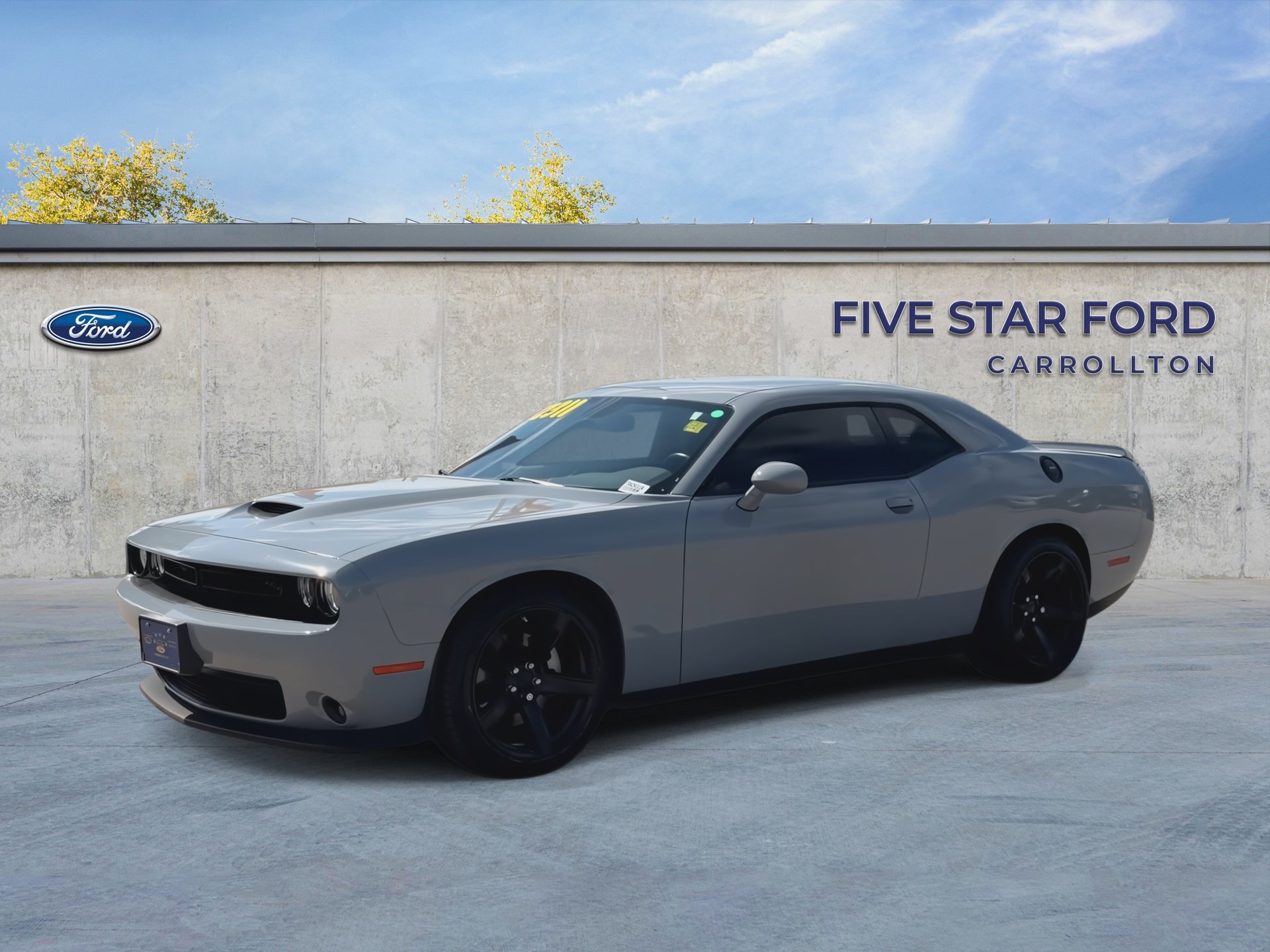 Used 2022 Dodge Challenger R/T w/ Blacktop Package RWD image 4