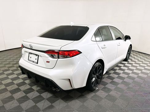 Used 2023 Toyota Corolla SE FWD image 3
