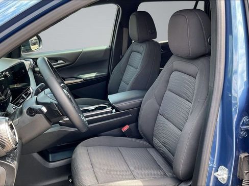 Used 2025 Chevrolet Equinox LT FWD image 24
