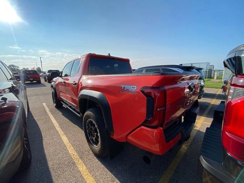Used 2024 Toyota Tacoma TRD Off-Road AWD/4WD image 10