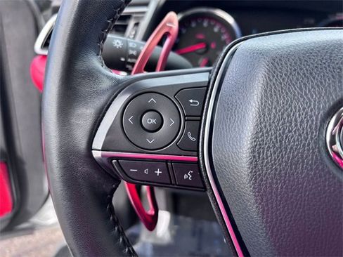 Used 2020 Toyota Camry XSE image 22