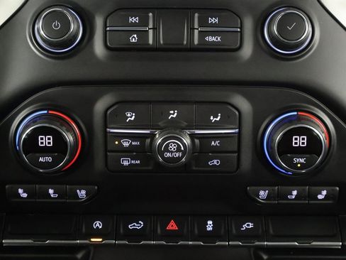 Used 2020 Chevrolet Silverado 1500 LTZ w/ LTZ Convenience Package image 40