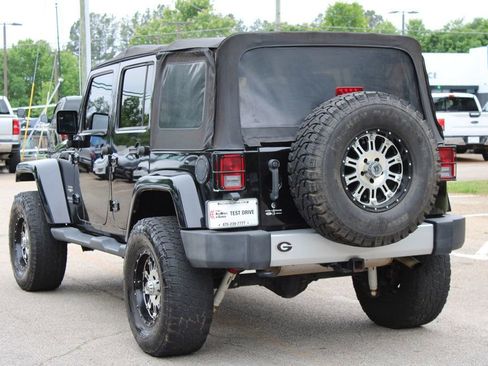 Used 2012 Jeep Wrangler Unlimited Sahara w/ Connectivity Group AWD/4WD image 6