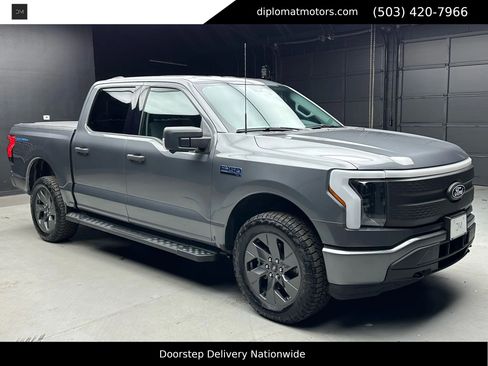 Used 2024 Ford F150 Lightning XLT image 8