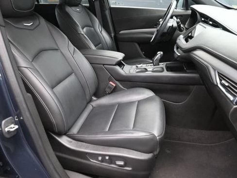 Used 2019 Cadillac XT4 Premium Luxury FWD image 32