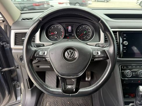Used 2018 Volkswagen Atlas SEL w/ R-Line Package AWD/4WD image 15