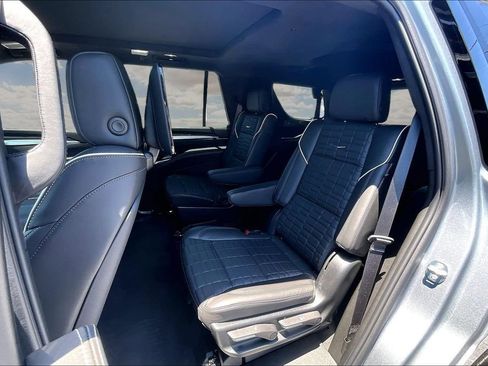 Used 2025 Cadillac Escalade V w/ LPO, ONYX Package AWD/4WD image 22