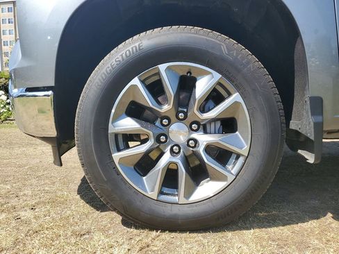 Used 2025 Chevrolet Silverado 1500 LT w/ Safety Package image 6