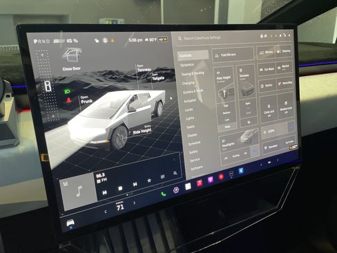 Used 2024 Tesla Cybertruck AWD Crew Cab image 22