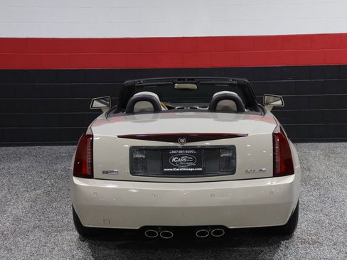 Used 2006 Cadillac XLR image 29