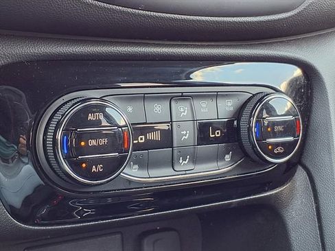 Used 2022 Buick Encore GX Select image 12