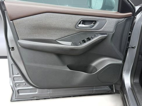 Used 2021 Nissan Rogue SV FWD image 12
