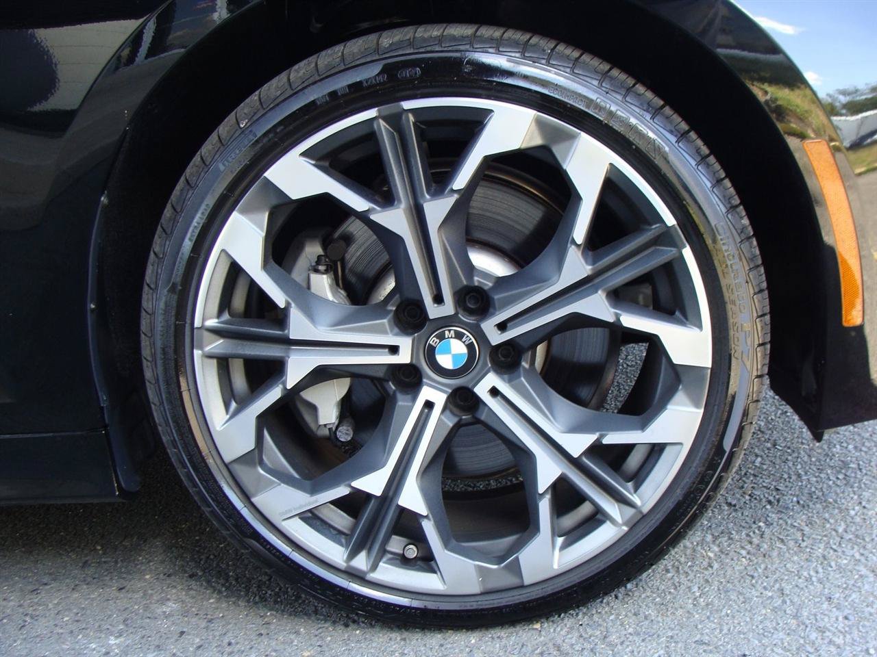 Used 2025 BMW 330i Sedan w/ M Sport Package RWD image 38
