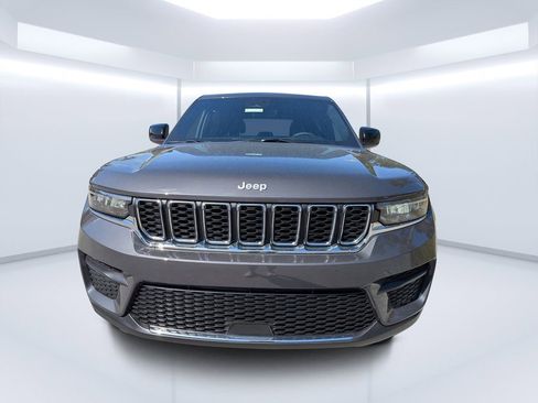 New 2026 Jeep Grand Cherokee Laredo w/ Trailer Tow Package RWD image 8