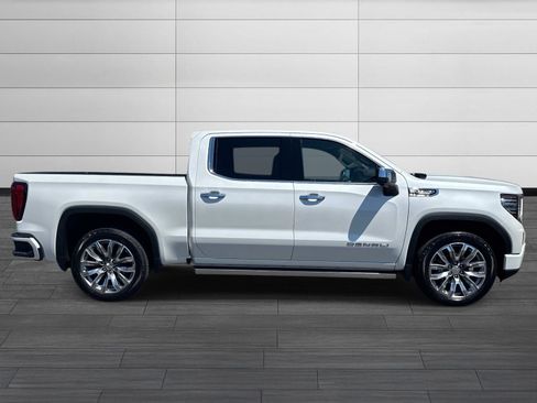 Used 2022 GMC Sierra 1500 Denali w/ Denali Reserve Package AWD/4WD image 3