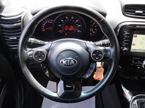 Used 2015 Kia Soul + w/ Audio Package FWD image 12