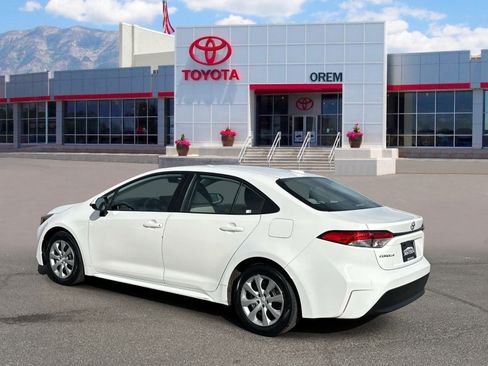 Used 2024 Toyota Corolla LE FWD image 5