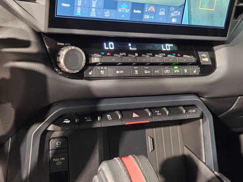 Certified 2025 Toyota Tundra TRD Pro AWD/4WD image 32