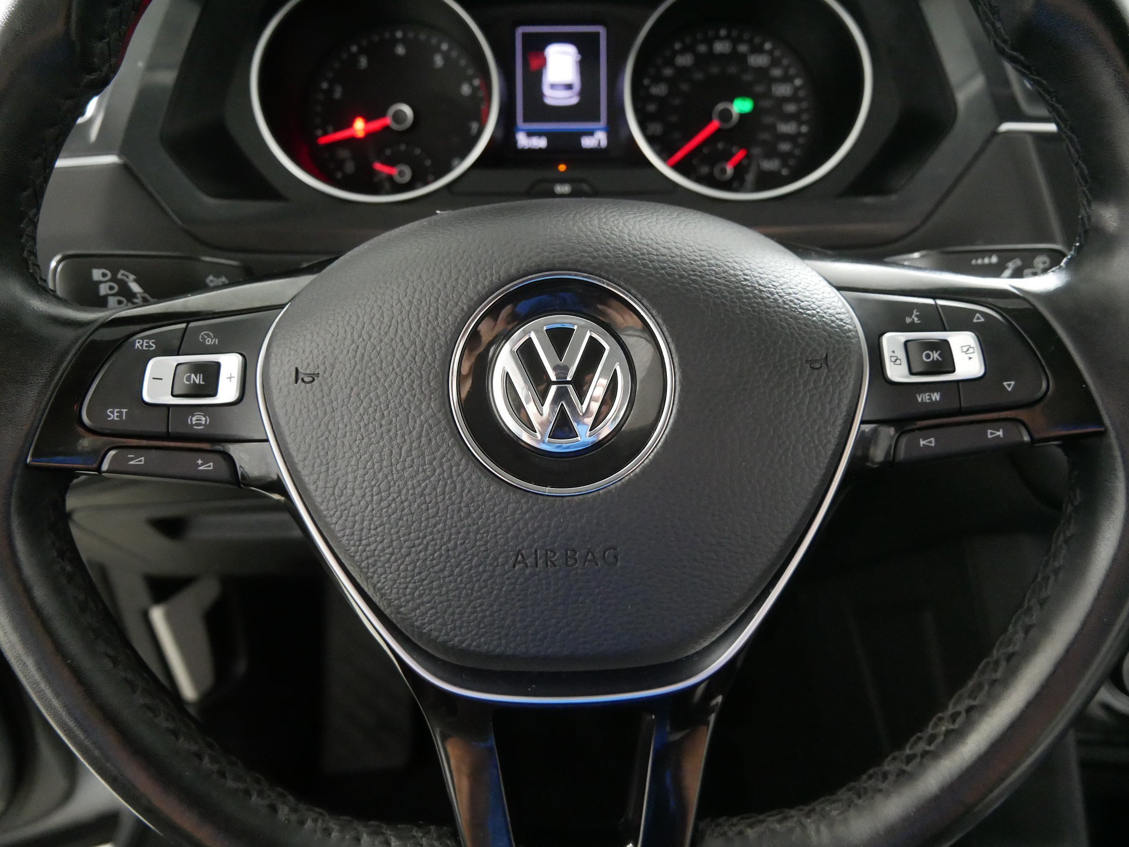 Used 2019 Volkswagen Tiguan SE AWD/4WD image 25